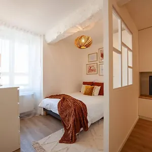 Appartement Le Cocoon - Dans Maison Du Xviieme Siecle, Fougères